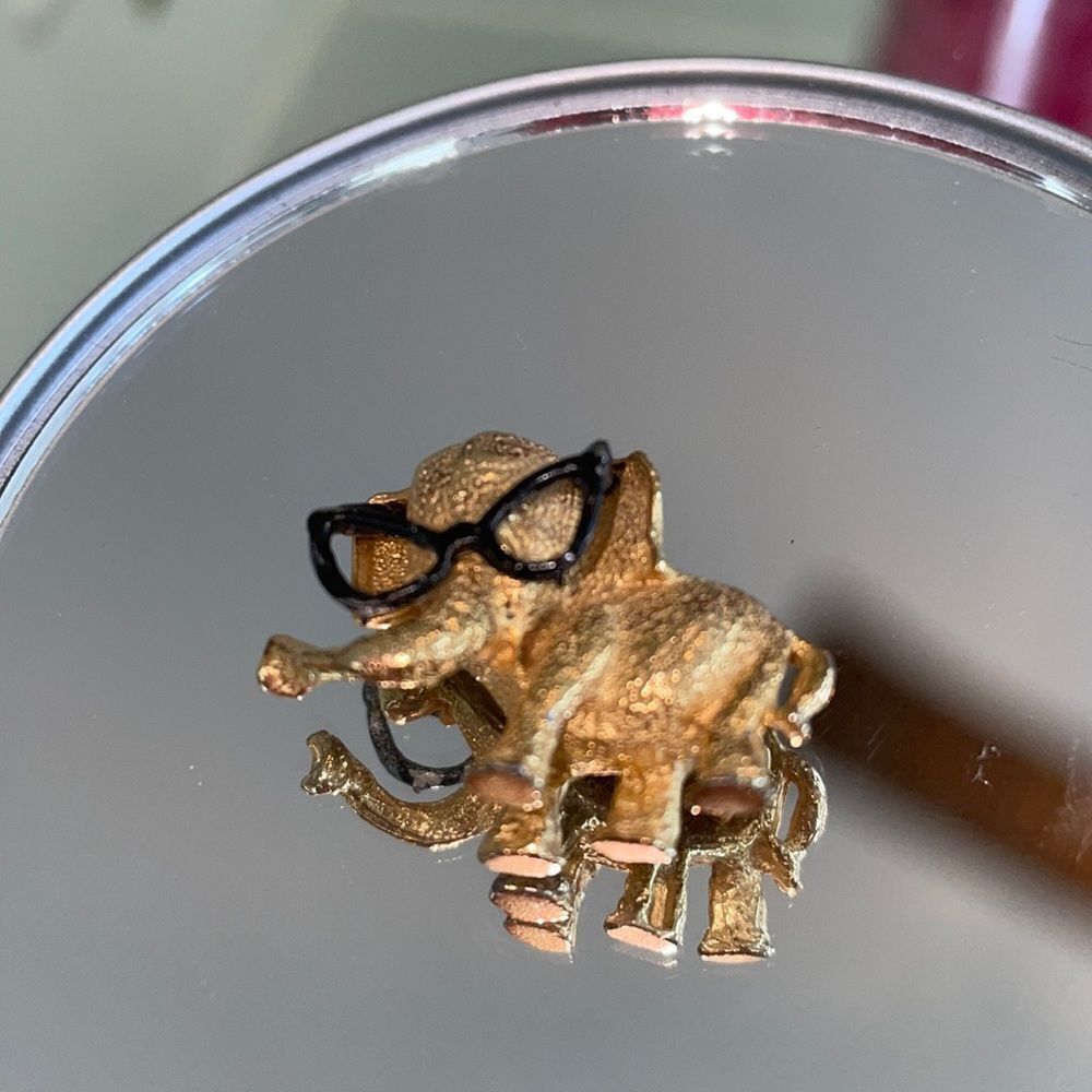 Vintage gold tone‎ elephant brooch lapel pin with black eyeglasses